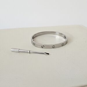 🤍💫NEW Stainless Steel Screw Motif Bangle Bracelet – New in Gift Box